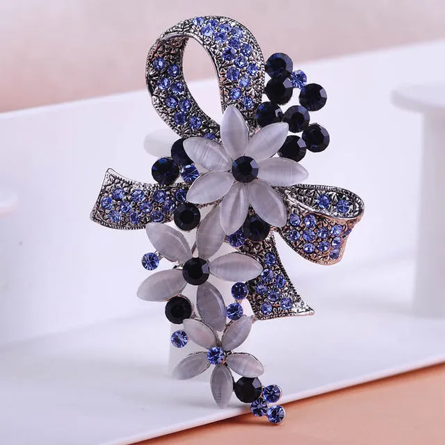 Madrry Pretty Elegant Antique Silver Color Flower Brooches with Opal Full Crystals Broches Scarf Pin Accessories Bouquet Wedding